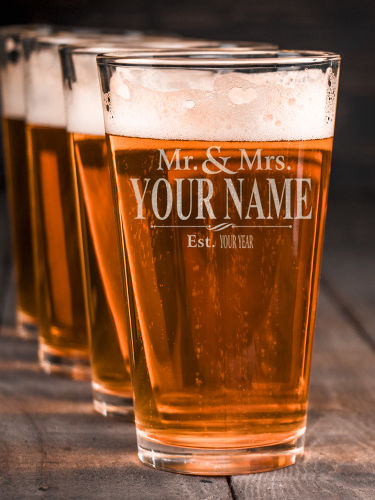 Mr and Mrs : Pint Glasses - Engraved